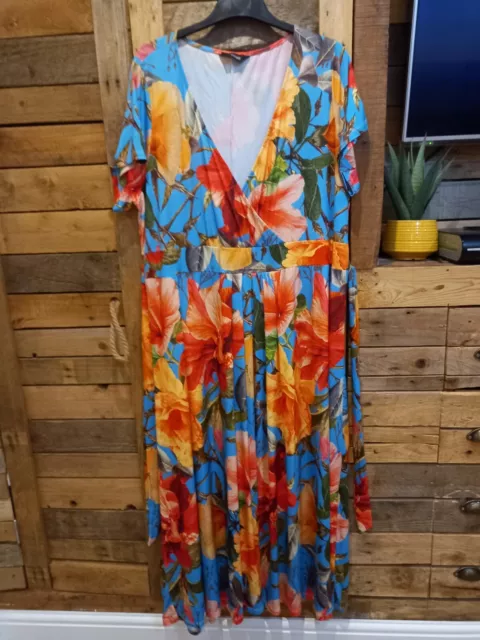 Ladies Summer Holiday  Dress size 22-24   (015)
