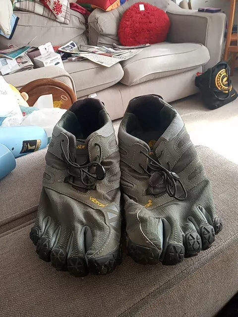 Size 10.5 Grey 5fingers  VIBRAM