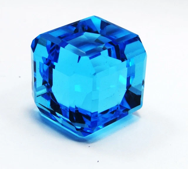 Pierre Aigue-marine Cubique Lab Créée 87,95 Carats - Couleur Aqua - Qualité AAA - Boîte De Collection