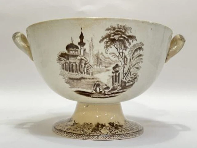 AN EARLY-MID NINETEENTH century transfer printed pearlware fruit bowl £ ...