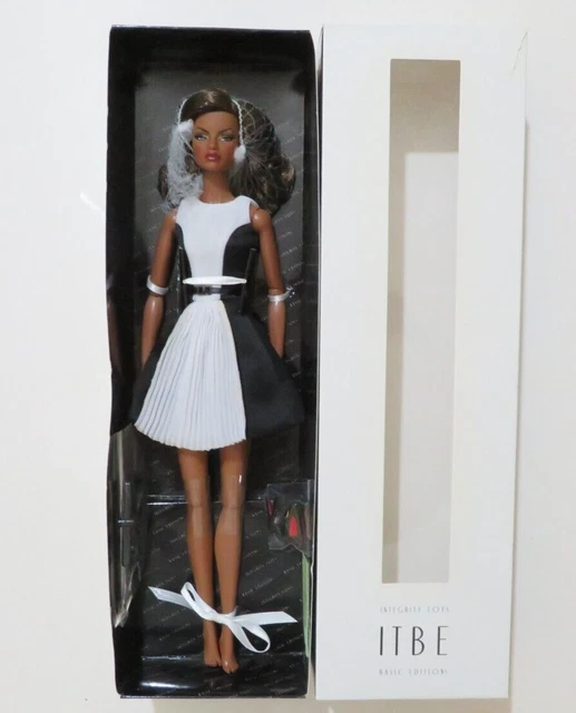 Integrity Toys NATALIA FATALE LIGHT STRIKE ITBE Monogram Fashion Royalty Doll
