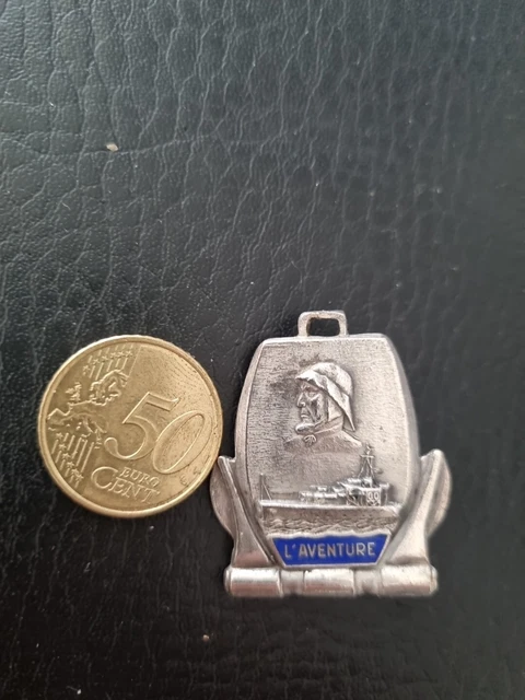 Insigne Marine 1940 Croiseur JEAN DE VIENNE émail ORIGINAL WWII France