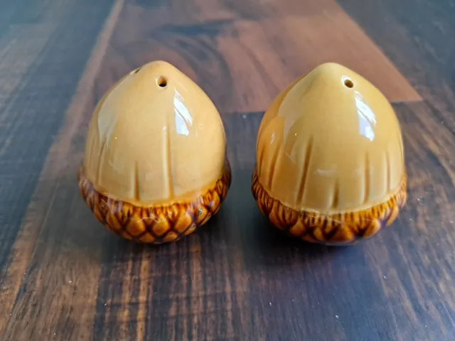 Ceramic Fall /Thanksgiving Acorns Salt And Pepper Shakers  - Excellent Condition