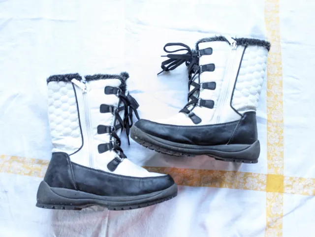 TOTES Brand White Black WOMEN'S LACE UP WINTER BOOTS SIZE 6M 'Alana' Faux Fur