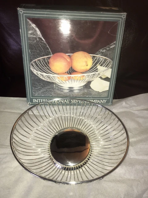 International Silver Co Silverplate Wire Oval Fruit Bread Basket w Box Heirloom