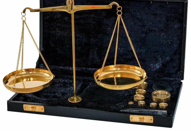 Básculas finas de oro estuche farmacéutico en estilo antiguo decoración de 22cm