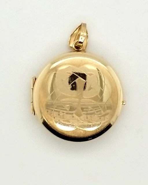 9K Solid Yellow Gold Celtic Knot Circle Locket Irish Origin 2.7 Grams 9K Solid Yellow Gold Celtic Knot Circle Locket Irish Origin 2.7 Grams