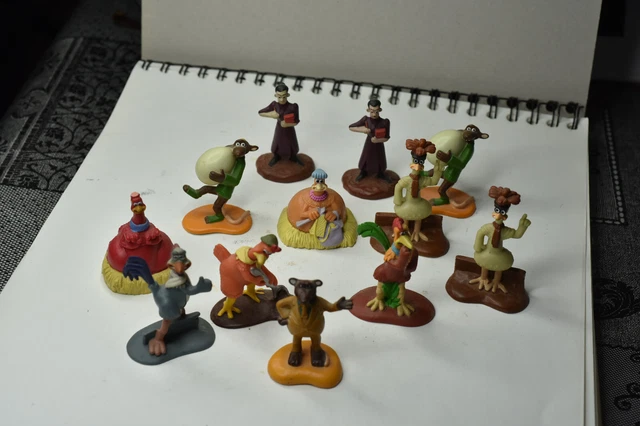Lot U140: 12 figurines & jouets Shrek Dreamworks