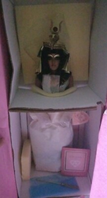 FRANKLIN HEIRLOOM CLEOPATRA porcelain doll 14 karat gold trim Vintage