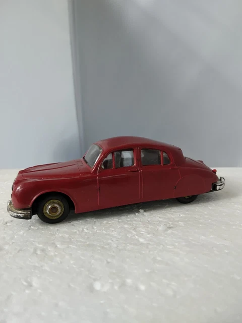 Jaguar 2 L 400 ( Mk 1 ) Ref 17 Norev 1/43 Sans Boite