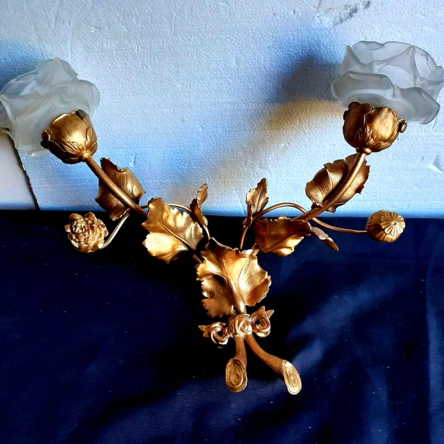 Ancienne applique murale en bronze décor floral