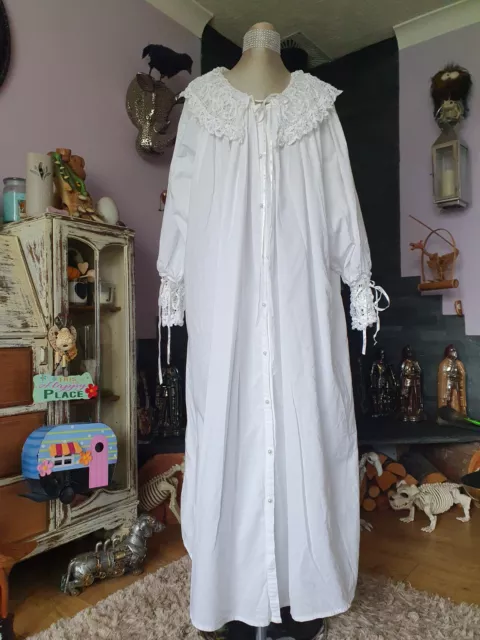 Stunning Vintage Look White Cotton Lace Bed Gown Size Xl