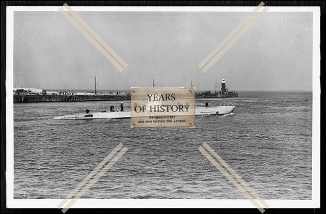 FOTO UNTERSEEBOOT UBOOT U 13 Nummer am Boot und Turm deutsche