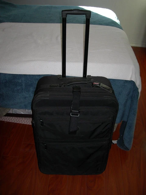 KIRKLAND Signature Ballistic Nylon 26” Expandable 2 Wheel Luggage with Extras