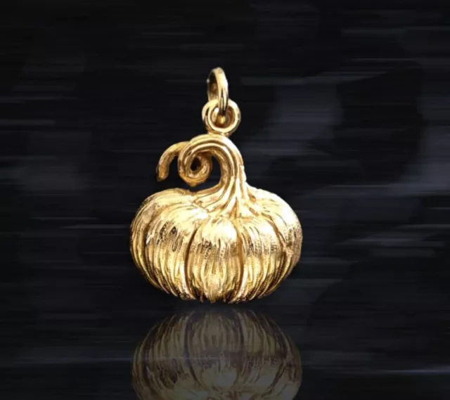 Bronze Dimensional Detail Curled Stem Pumpkin Charm