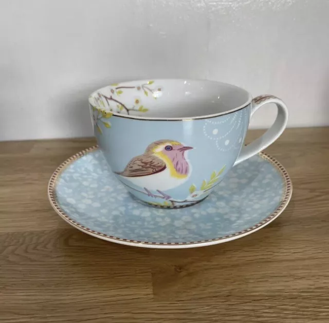 Stunning Pip Studio Robin Early Bird Tea Cup & Saucer Very Pretty Egg Shell Blue