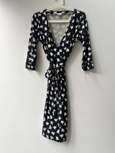Diane von Furstenberg DVF Black and White Silk Wrap Dress Size 8