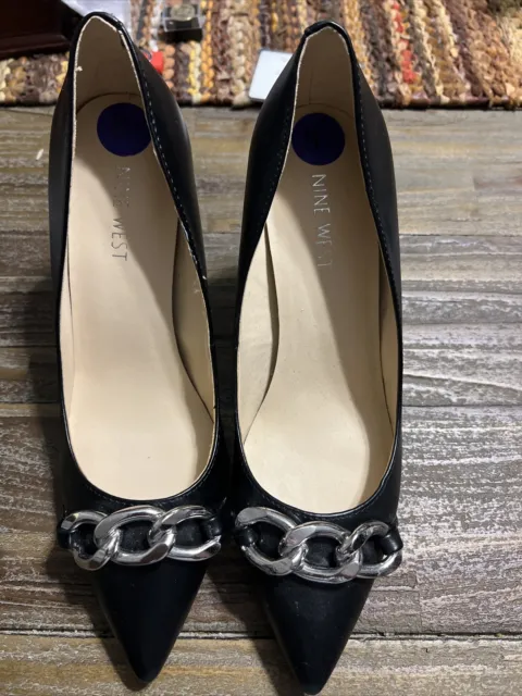 Nine West-Women's Black Leather Pointed Toe Heels silver chain pumps size 8.5M