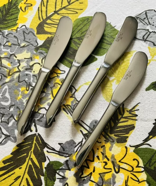 Towle Living Collection Stainless Steel Flatware WAVE Set of 4 Butter Spreaders