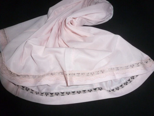 Jupe dentelle et soie - taille 40 on Gens de Confiance
