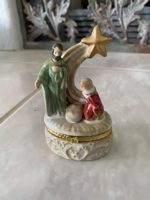 Vintage Christmas Nativity PORCELAIN JEWELRY Trinket Box by Cracker Barrel