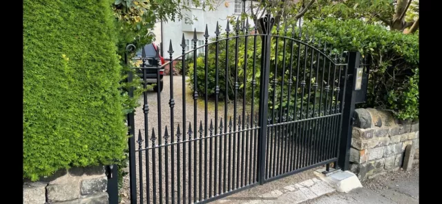 Brand New Wrought Iron Driveway Gates 5ft Rising To 6ft