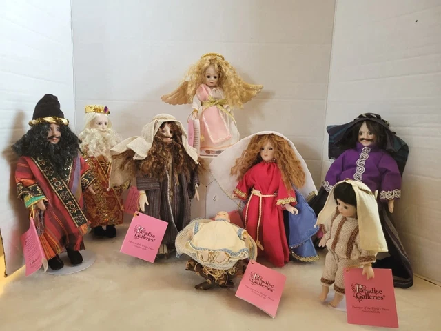 Paradise Galleries Treasury Collection Christmas Nativity Set 8 Dolls & Manger
