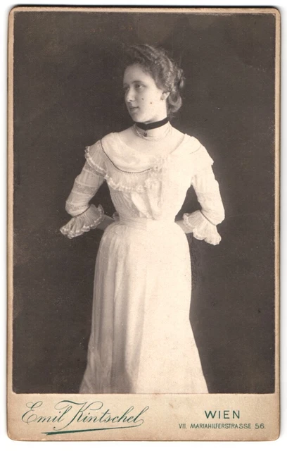 Fotografie Emil Kintschel, Wien, Mariahilferstraße 56, junge Frau mit Halsband