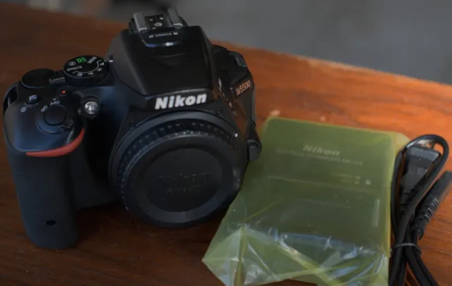 Nikon D D5500 24.2 MP Digital SLR Camera - Black (Body Only) Very good Condition