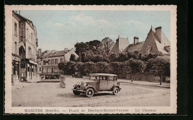 Folding CPA Marines, Place du Docteur-Ernest-Peyron, Le Chateau