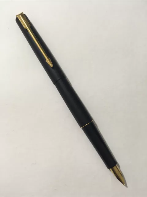 1999 Parker 15 Epoxy Black Gold Trim Medium Fountain Pen-Uk.