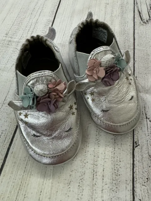 Robeez Soft Soles Leather Silver Unicorn Baby/Crib Shoes Size 6-12 Months