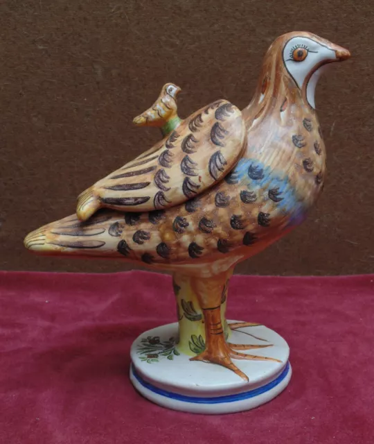 rare magnifique ancien grand pigeon perdrix en faïence signé GM époque 19 eme