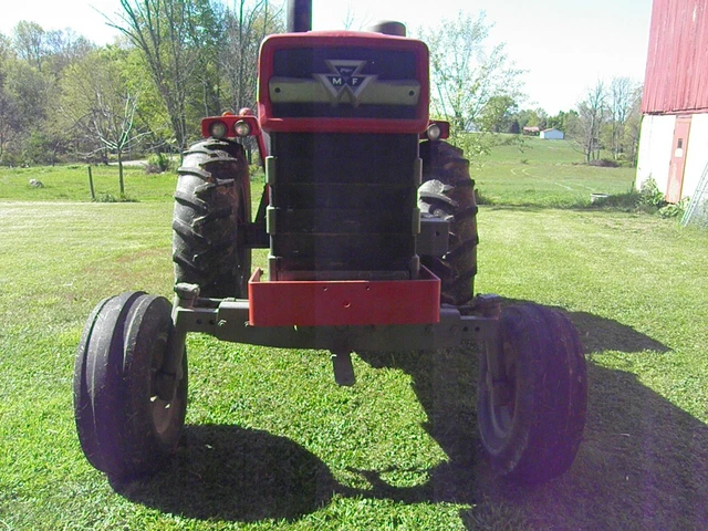 Massey Ferguson 1100 tractor