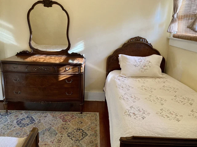 BEAUTIFUL! 4 Piece Antique French Bedroom Set: 2 TWIN BEDS, 2 Dressers, Mirror