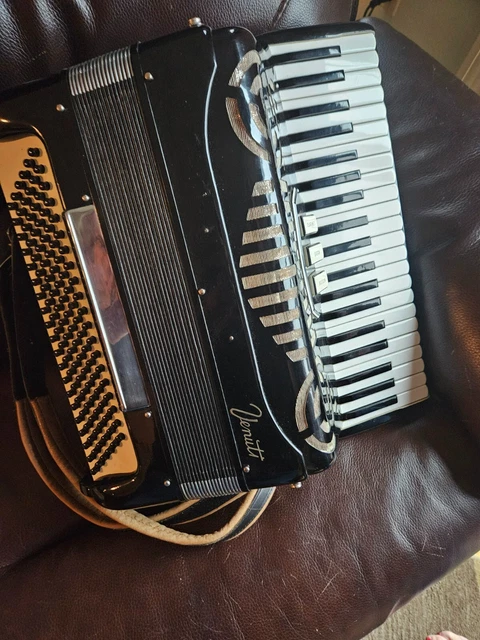 Venuti accordion sales
