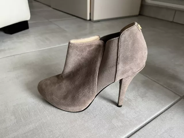 bottines Guess à talons taupe taille 38