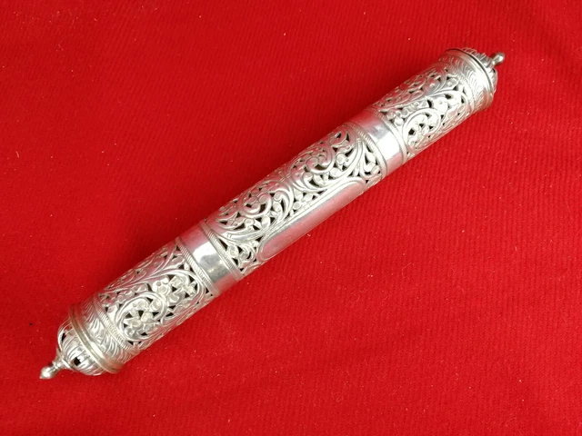 Pendentif Yéménite Porte-Rouleau (Amulette à Parchemin) En Argent - Occasion