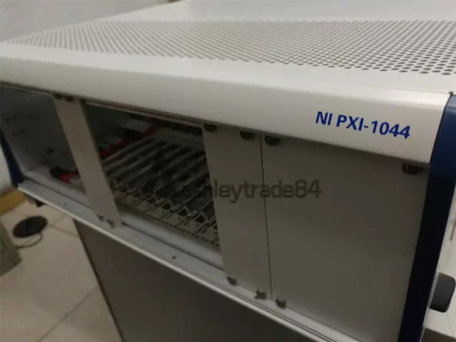 1 pz strumenti nazionali usati NI PXI-1044 telaio Pxi