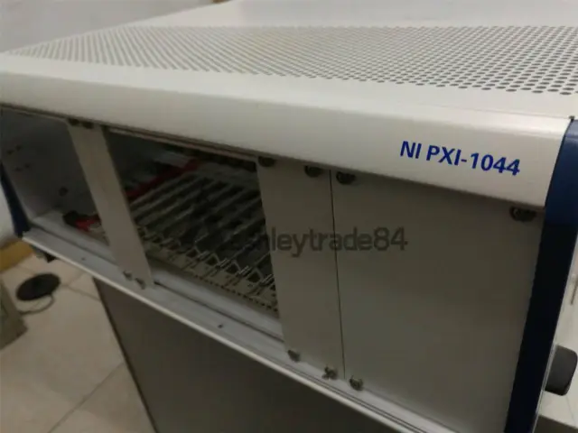 1PC Usado Nacional Utensilio NI PXI-1044 Pxi Chasis