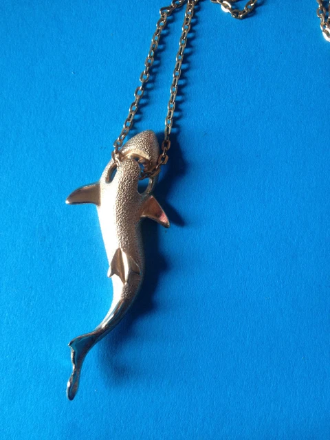 Pendentif Requin Plaqué Or Avec Chaîne Dorée - Squale, Occasion En Bon état