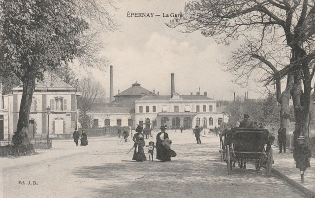CPA 51 EPERNAY La Gare