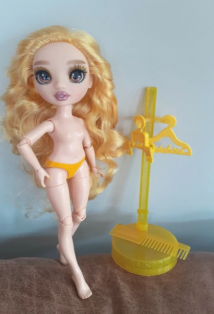 Rainbow High Doll Sheryl Meyer Series 3 No Clothes just Stand Comb & Hangers NEW