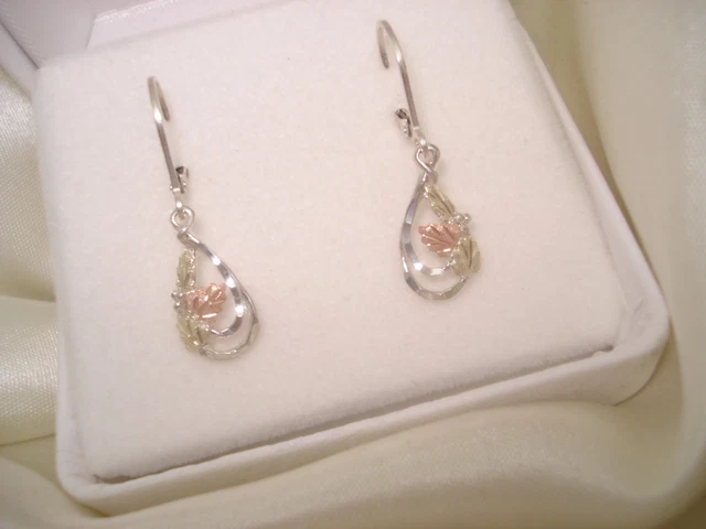 10K BLACK HILLS 3 GOLD LEAFS ON Silver Lever Back DANGLE EARRINGS-