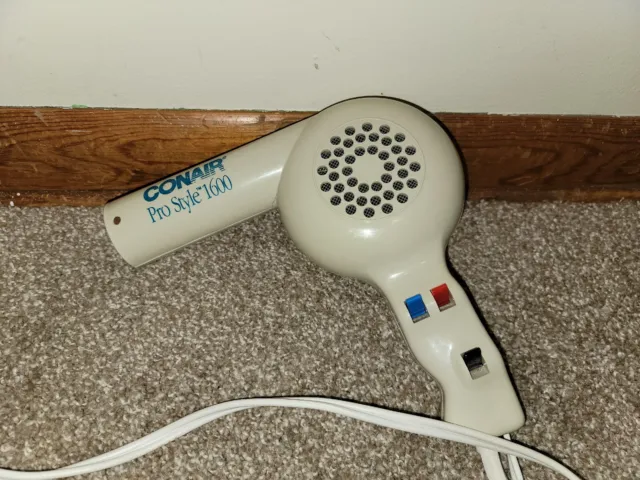 Conair Pro Style 1600 White Electric Blow Dryer Model #018A *Tested Works Great