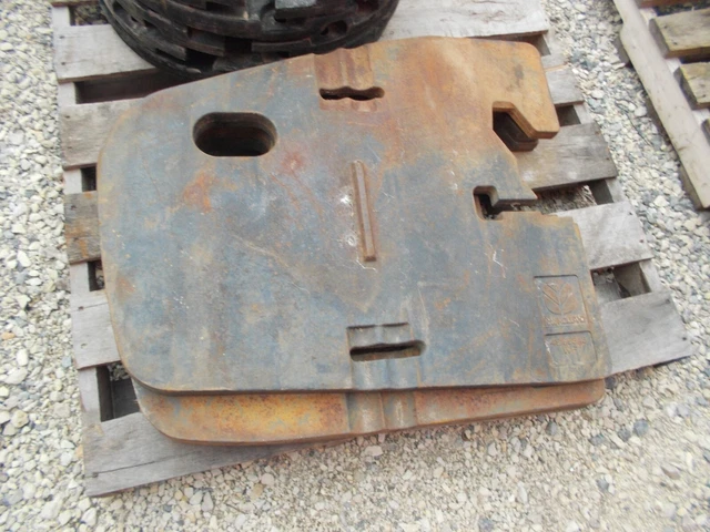 New Holland Tractor LARGE front suit case weight 451853A3
