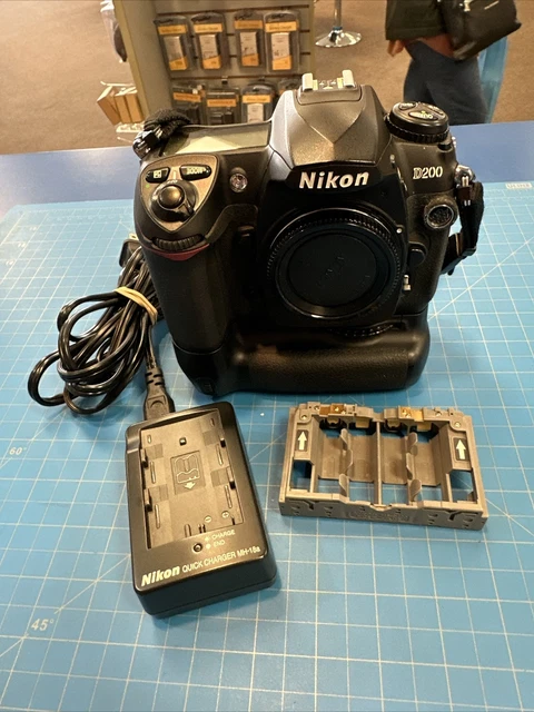 Nikon D200 10.2 MP Digital Camera Body w/ Grip Shutter Count 28,000