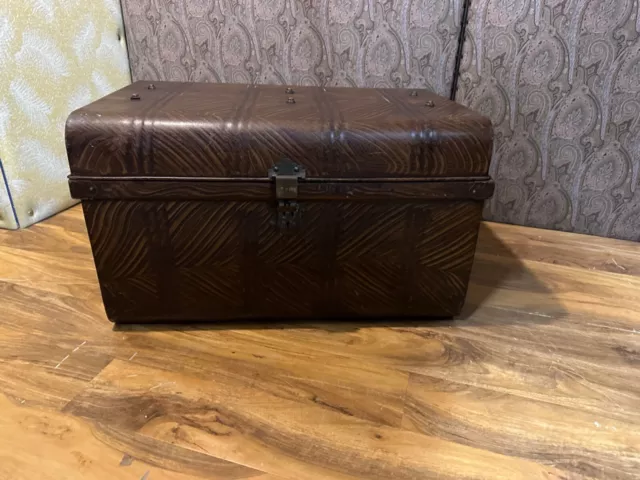 Vintage On Trend metal steamer trunk, chest blanket box, coffee table