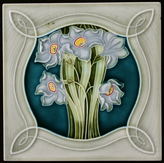 Attractive Original  Art Nouveau tile C 1900 NstG flower