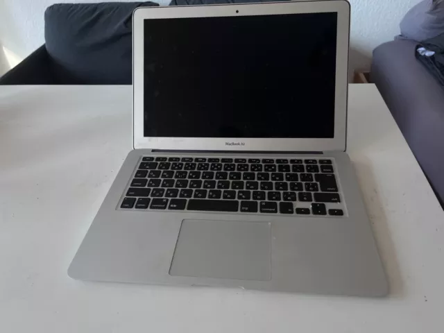 Macbook air 13 Mid-2013 JP model.